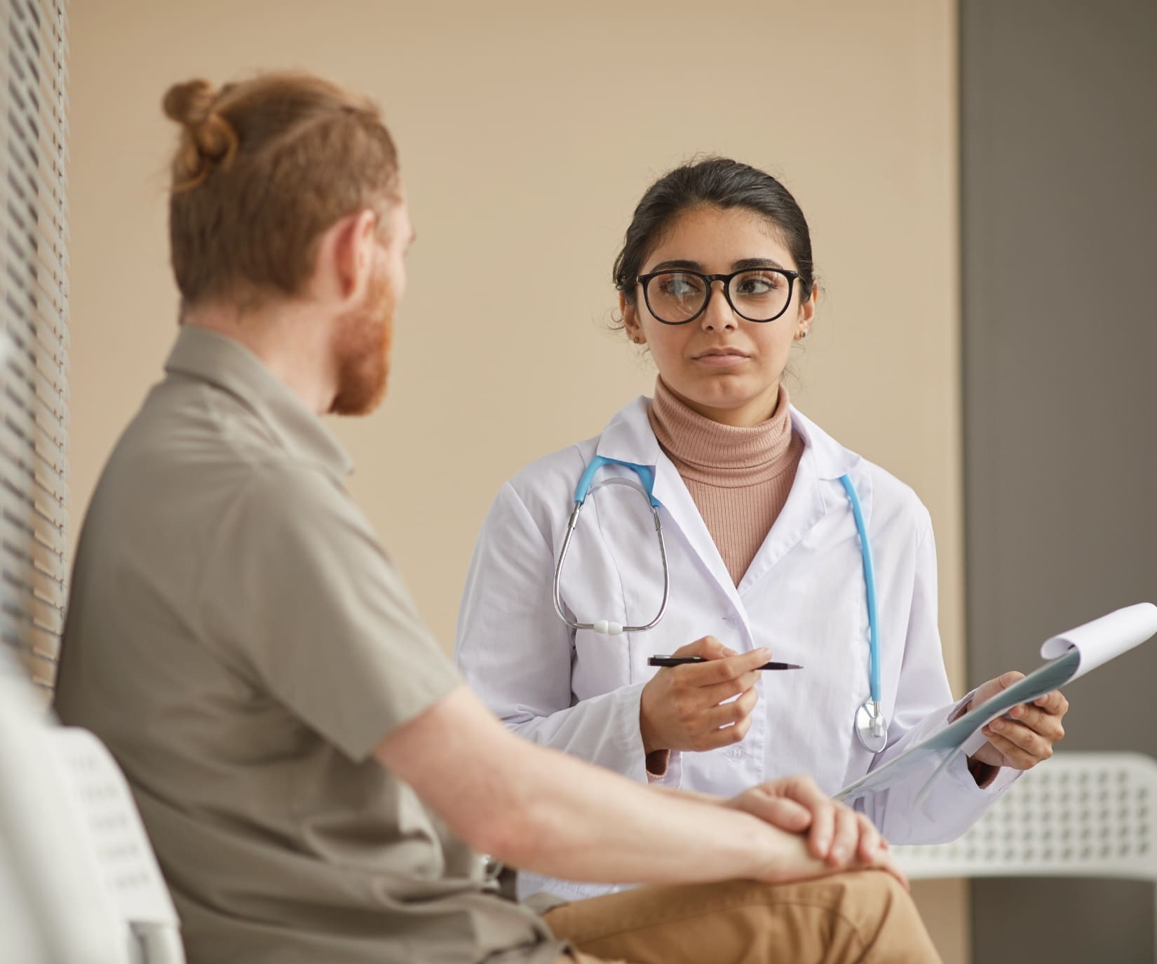 MAT and Long-Term Recovery A professional provides guidance to a client receiving methadone treatment in Mississippi.