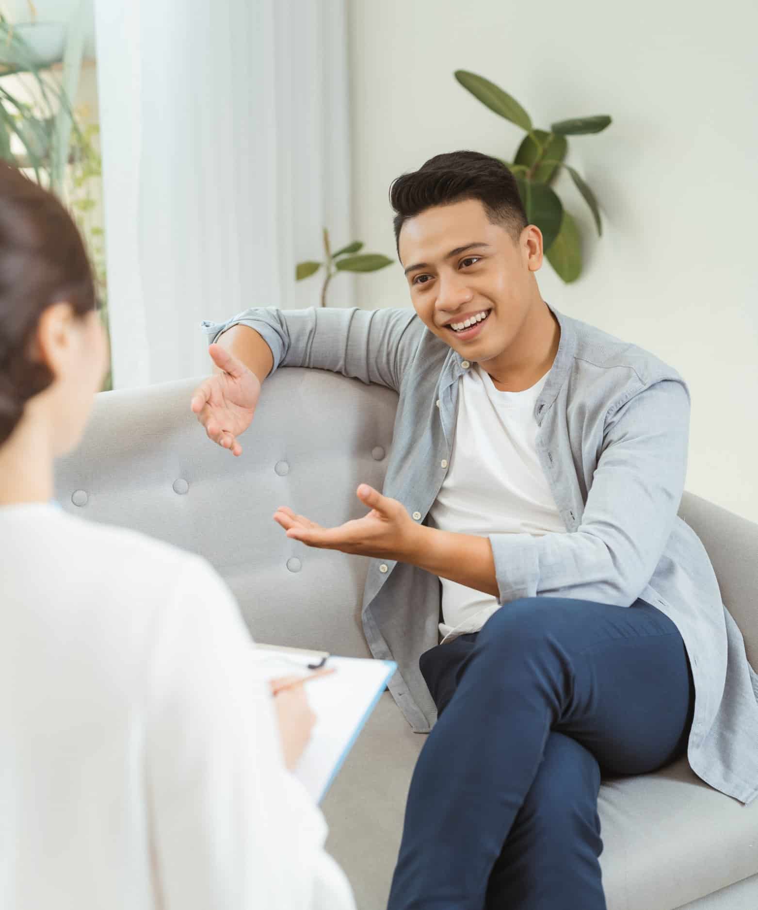 A man talks to his doctor about Aetna Rehab Coverage in Mississippi.