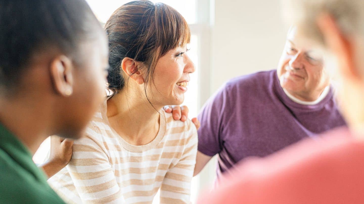 Clients building connections during morphine addiction treatment in Mississippi.